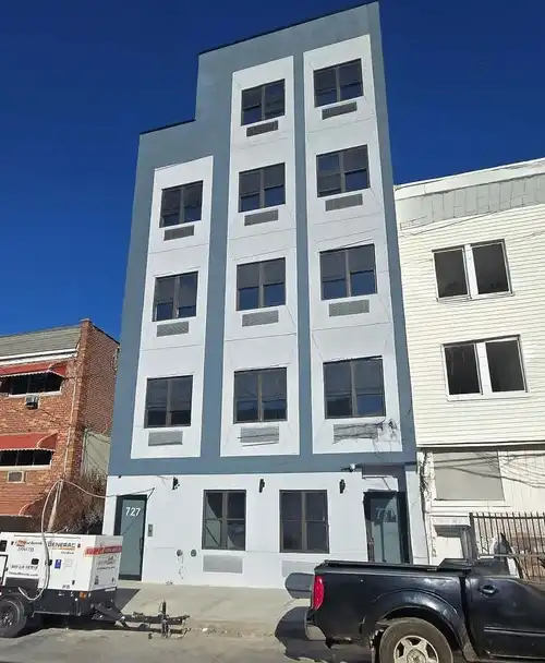 727 East 215th Street, 727 E 215th St, Bronx Park and Fordham, Bronx, NY 10467, 